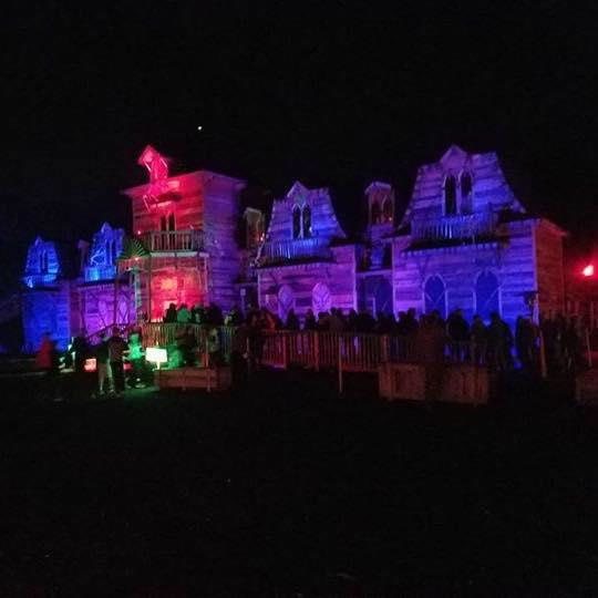 Rotten Manor – Haunted Attraction in Holly Michigan